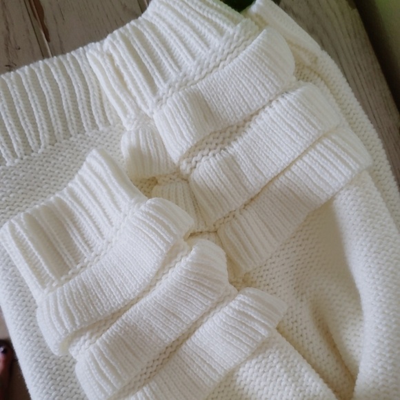 White turtleneck - Picture 8 of 8